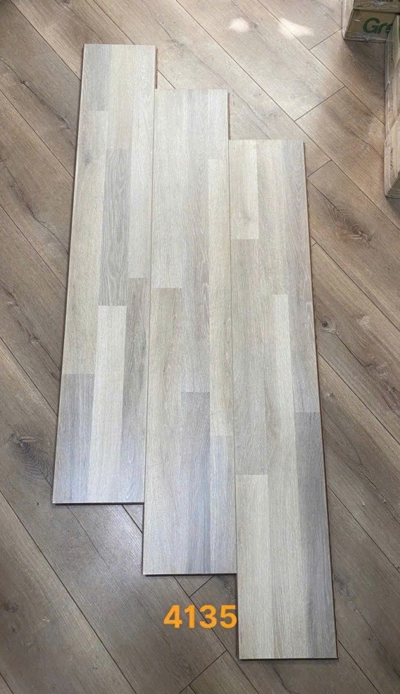 Sàn gỗ công nghiệp, thương hiệu Thai Floor, độ dày 8.3mm. Mã sản phẩm: T4135