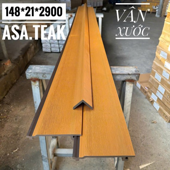 Tấm ốp gỗ nhựa ngoài trời một sóng phủ Asa, độ dày 21mm. Màu Teak vân xước